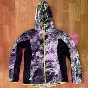 Nike Running Lightweight Windbreaker (Digital Ice Camo)